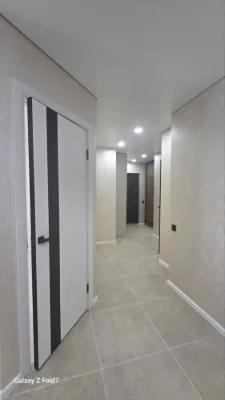 Sale of a 3-room apartment in a new building.