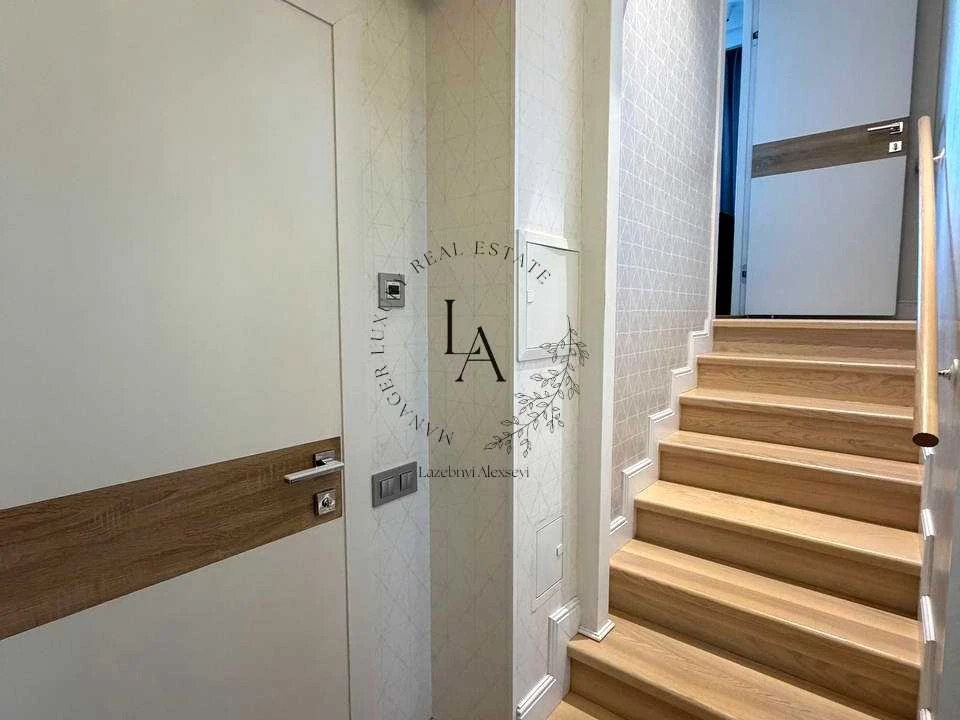 Квартира. Київ, Кловський узвіз