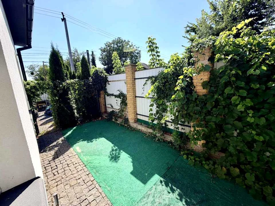 Будинок. Київ, 70-та Садова вул.