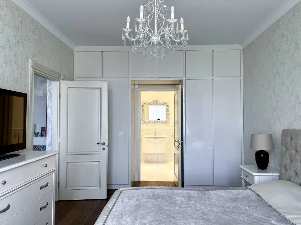 Apartment. Andriy Verkholyda St.