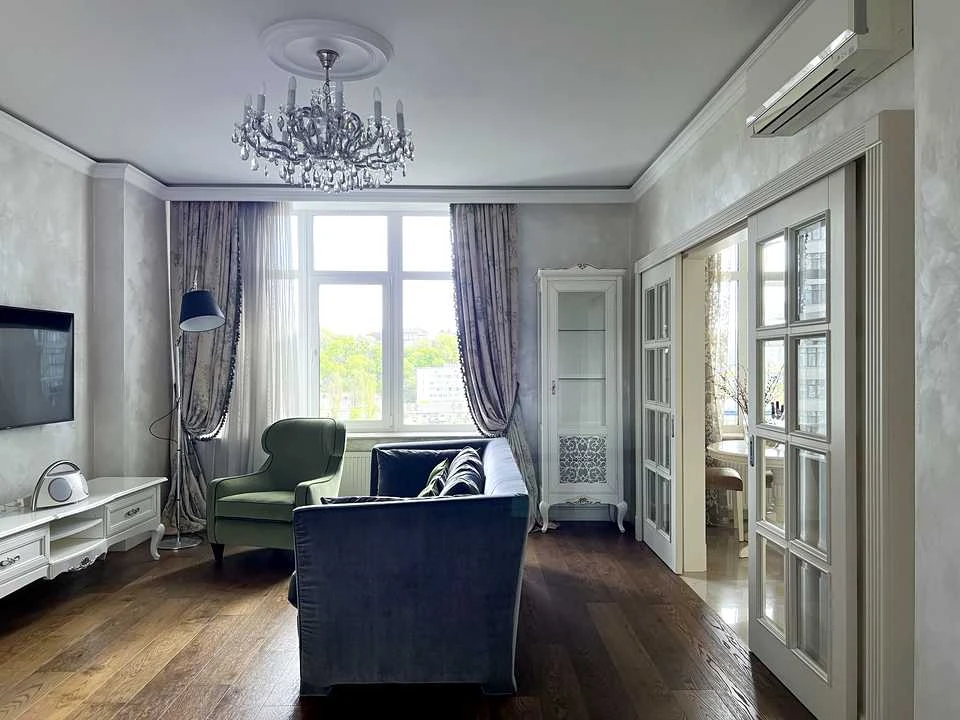 Apartment. Andriy Verkholyda St.