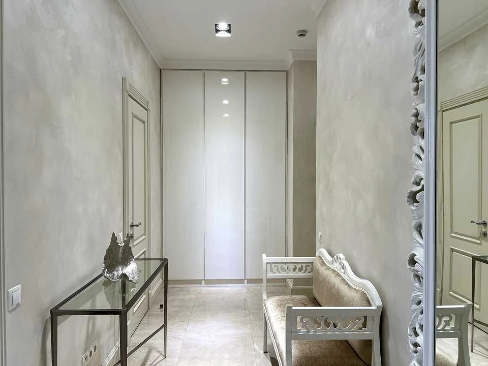 Apartment. Andriy Verkholyda St.