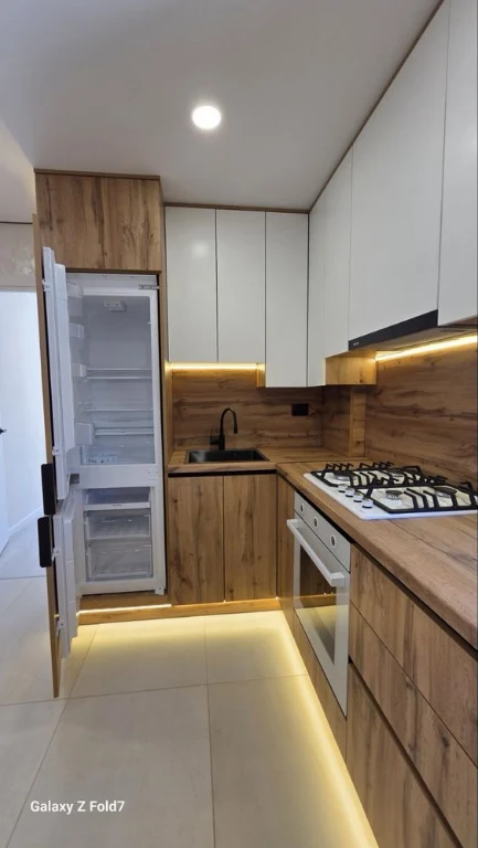 Продаж 2 кімнатноі квартири в новому будинку .