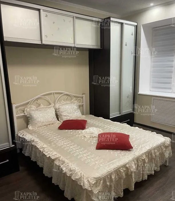 GA D2 3-room apartment for sale in the center of Kharkiv, opposite