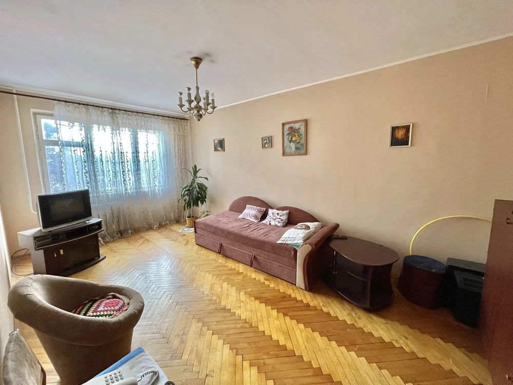 Продаж 3 кімнатної квартири вул.Петлюри