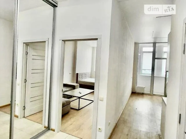 Sale of 1-room apartment 53 sq. m on Prospect Bereстейsky 11 building