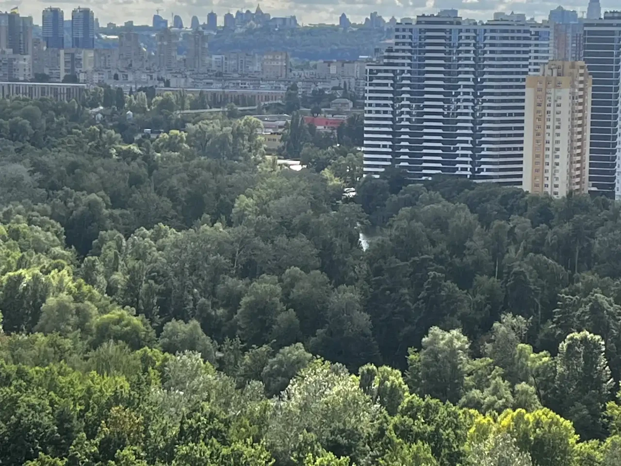 Sale of a 2-room apartment 62 sq.m 22/25 floor
