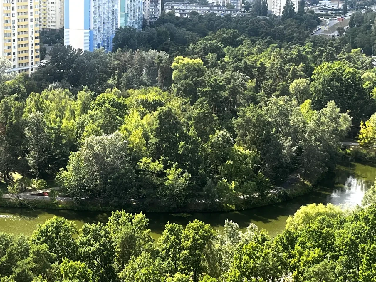 Sale of a 2-room apartment 62 sq.m 22/25 floor