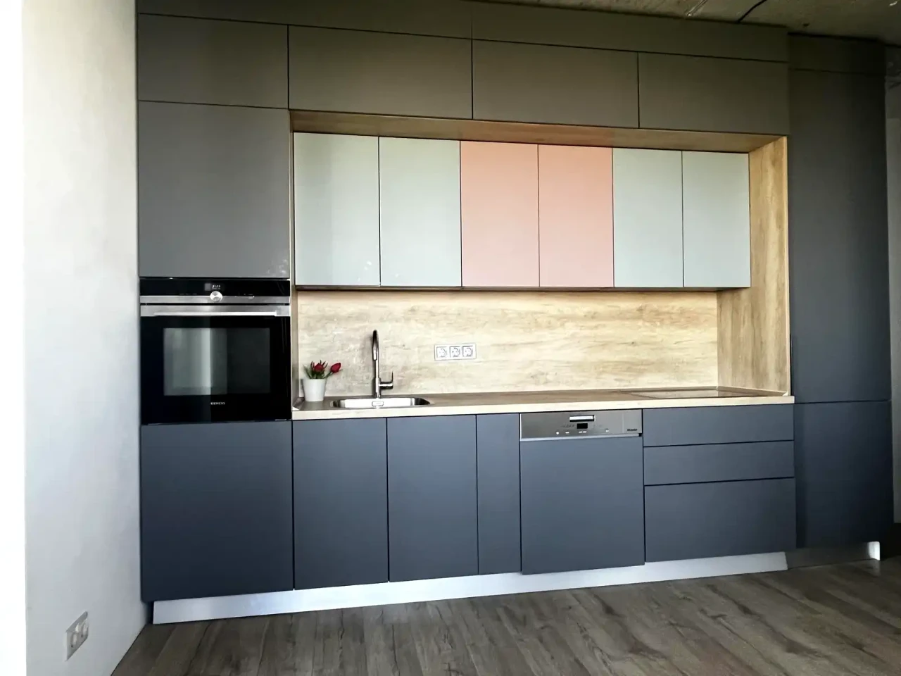 Sale of a 2-room apartment 62 sq.m 22/25 floor
