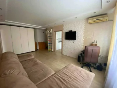 For Sale: 3-room apartment in Topol-3, Zaporizke Shose, 80.