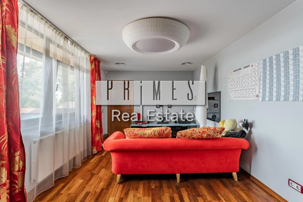 Sale of a house on the bank of the Dnieper, Oskorki, Sadova, 530 sq m, 9