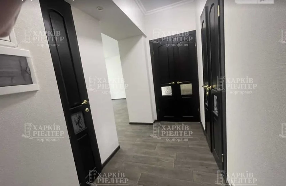GA D2 3-room apartment for sale in the center of Kharkiv, opposite