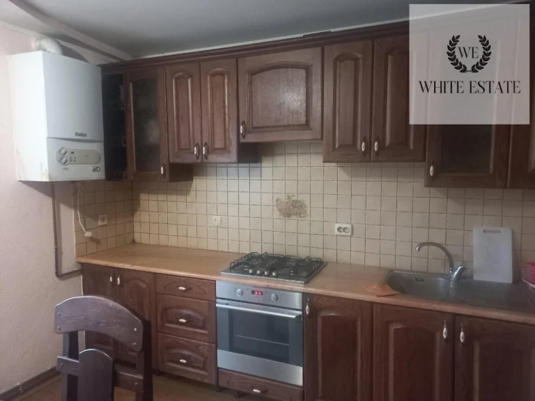 Продаж 3 кім. квартири по вул. Карпенка
