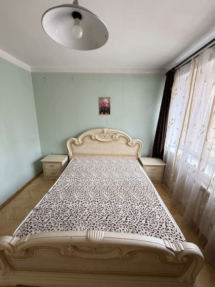 Sale of a 2-room apartment in Antonovych, 102