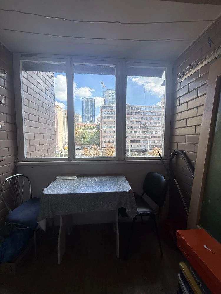 Sale of a 2-room apartment in Antonovych, 102