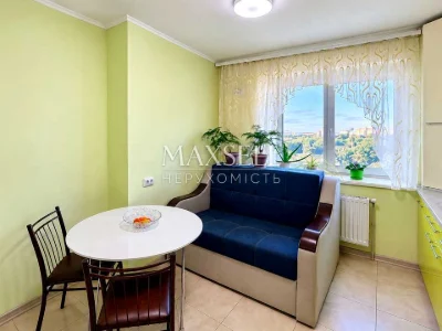 One-room apartment. Nizhnosirovat, Kharkiv Street.
