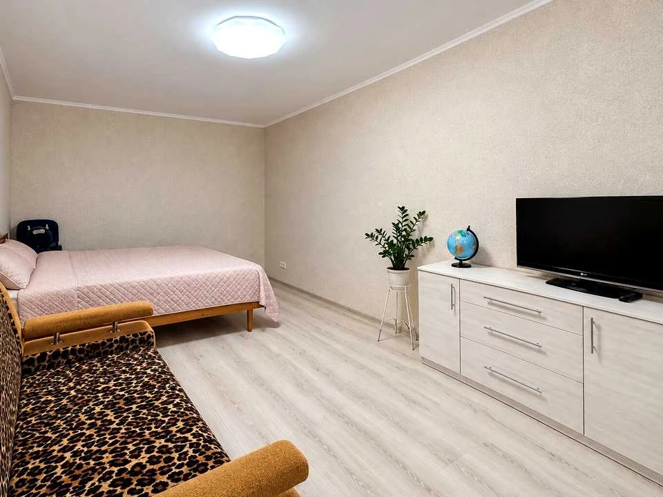 One-room apartment. Nizhnosirovat, Kharkiv Street.