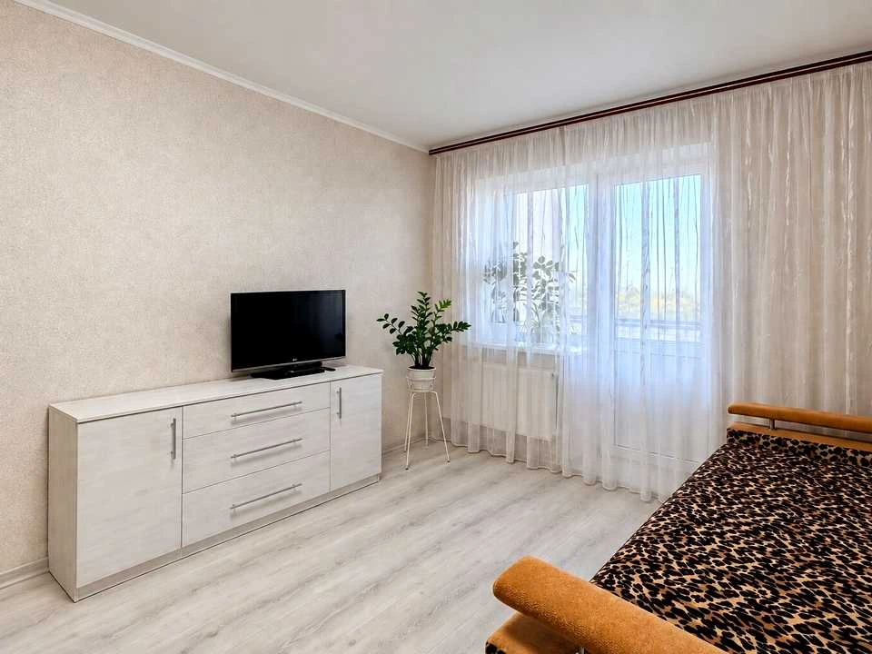 One-room apartment. Nizhnosirovat, Kharkiv Street.