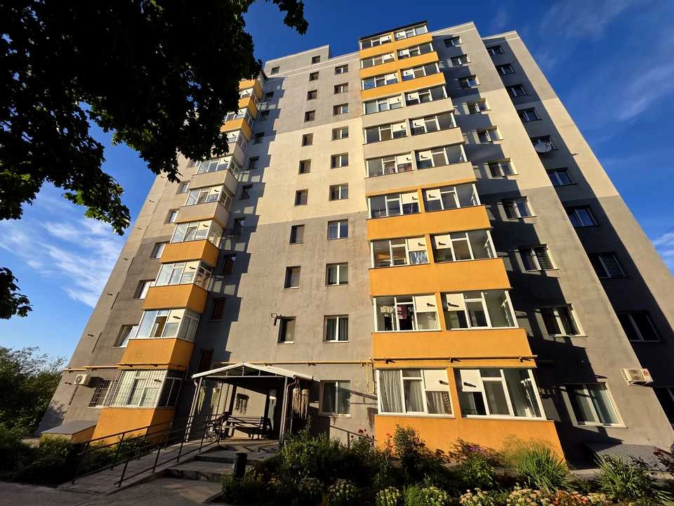 One-room apartment. Nizhnosirovat, Kharkiv Street.