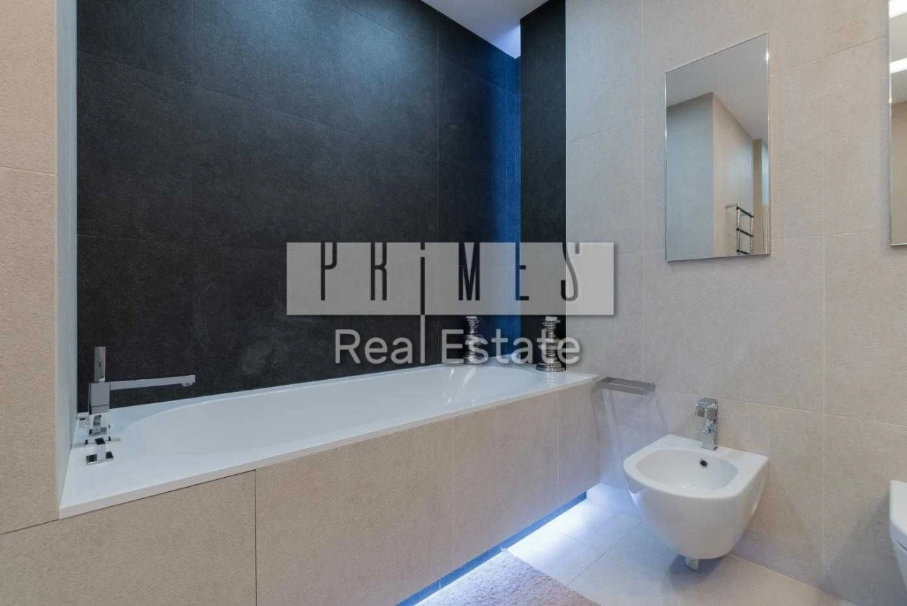 Sale of a 2-room apartment, "Novopechersky Lipky", St. Verkholyada,