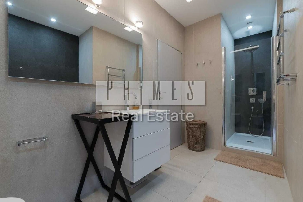 Sale of a 2-room apartment, "Novopechersky Lipky", St. Verkholyada,