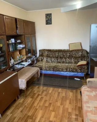 For Sale 2 room apartment near Prague Danyc'kyi railway station and Danyc'kyi square
