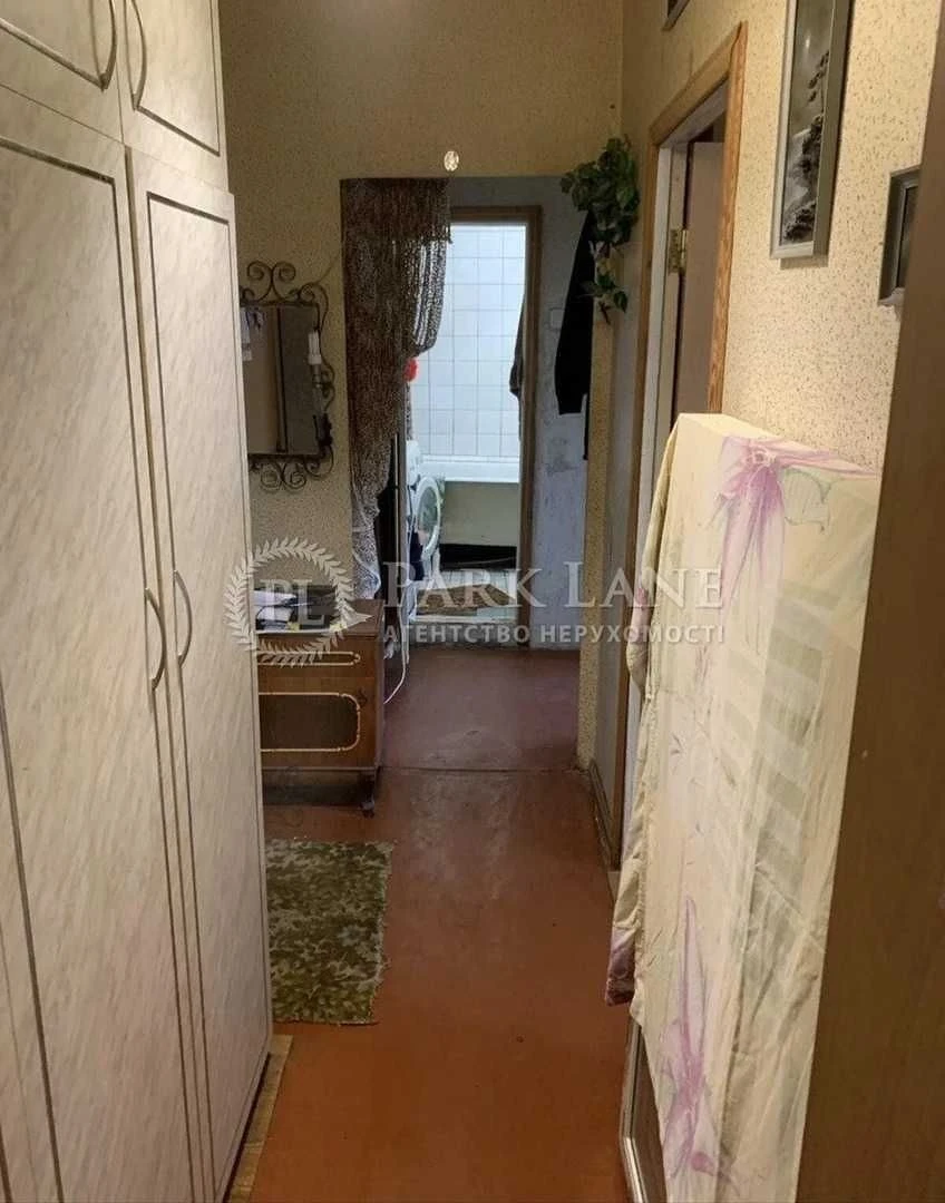 For Sale 2 room apartment near Prague Danyc'kyi railway station and Danyc'kyi square