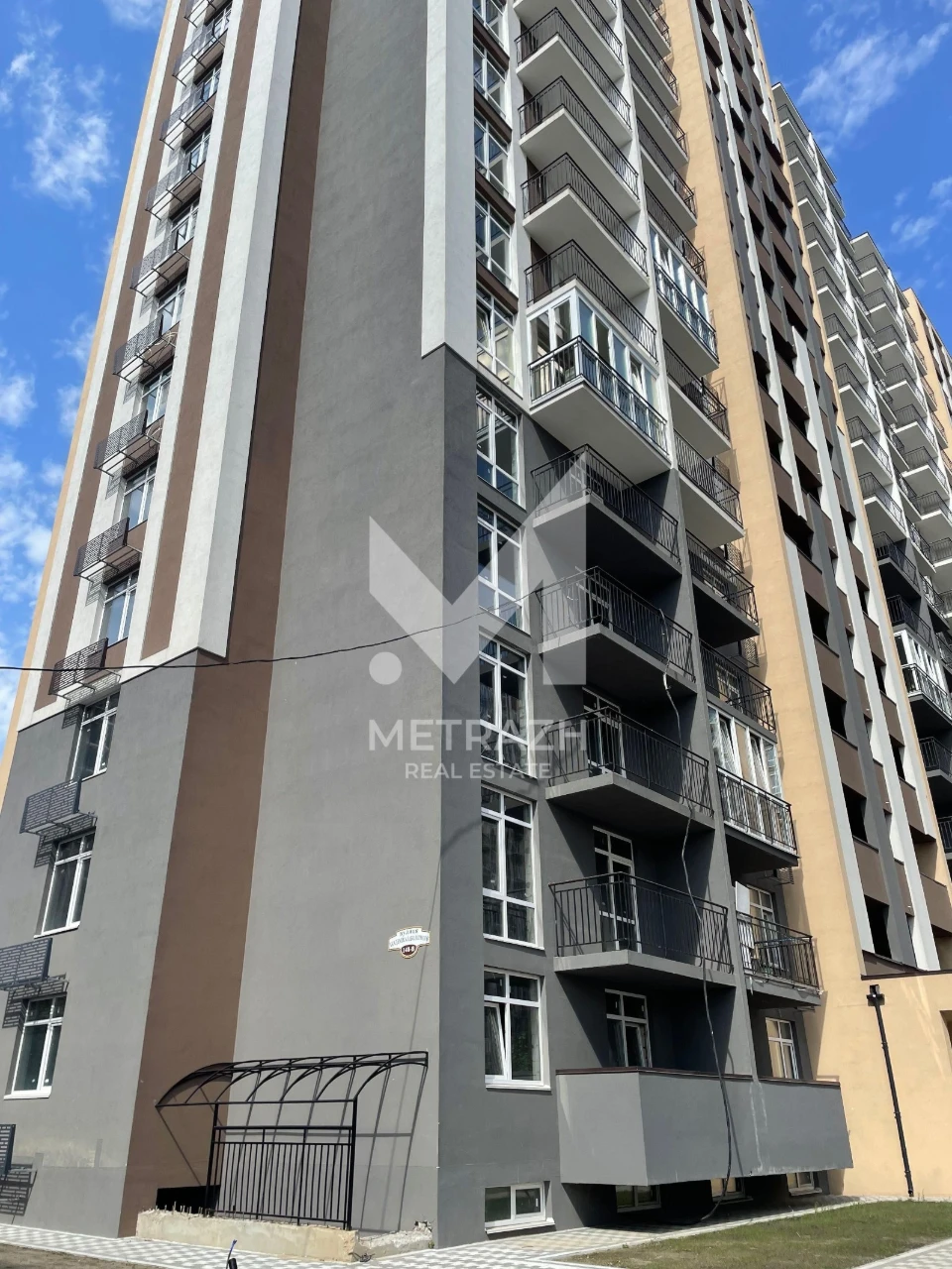 Sale of 2-room apartment without renovation in residential complex "Kryshalevi Dzer"