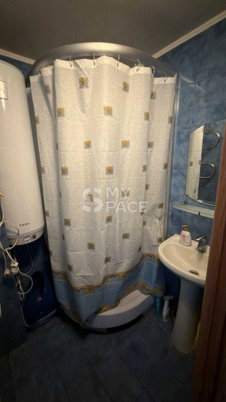 Продаж 2к квартири 47м. кв. Оболонь Левка Лук'яненка 2А метр
