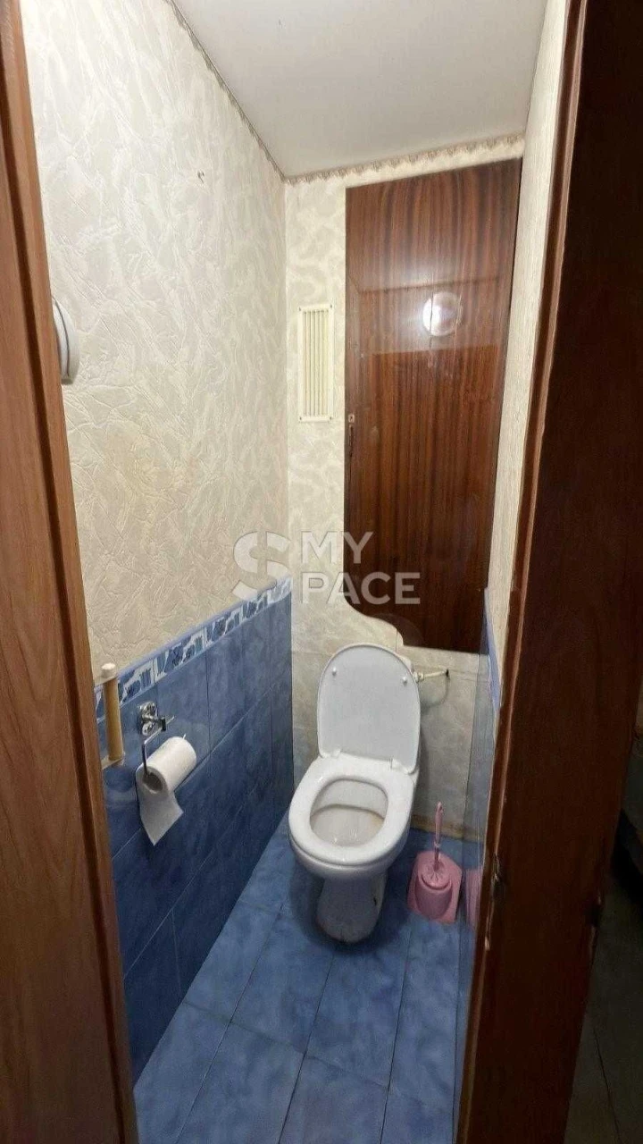 Продаж 2к квартири 47м. кв. Оболонь Левка Лук'яненка 2А метр
