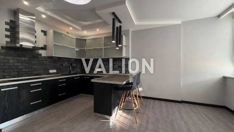 Sale of a bright 2-room apartment in a prestigious area in ЖК Червонозоряний проспект Валерія Лобановського 6-а, Солом’янський район.