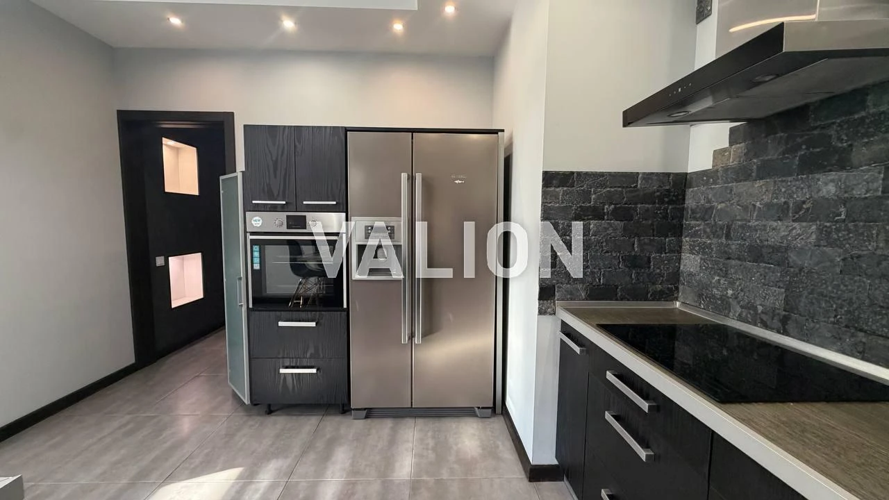 Sale of a bright 2-room apartment in a prestigious area in ЖК Червонозоряний проспект Валерія Лобановського 6-а, Солом’янський район.