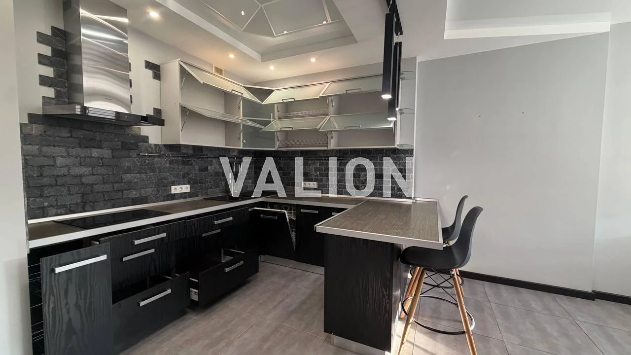 Sale of a bright 2-room apartment in a prestigious area in ЖК Червонозоряний проспект Валерія Лобановського 6-а, Солом’янський район.