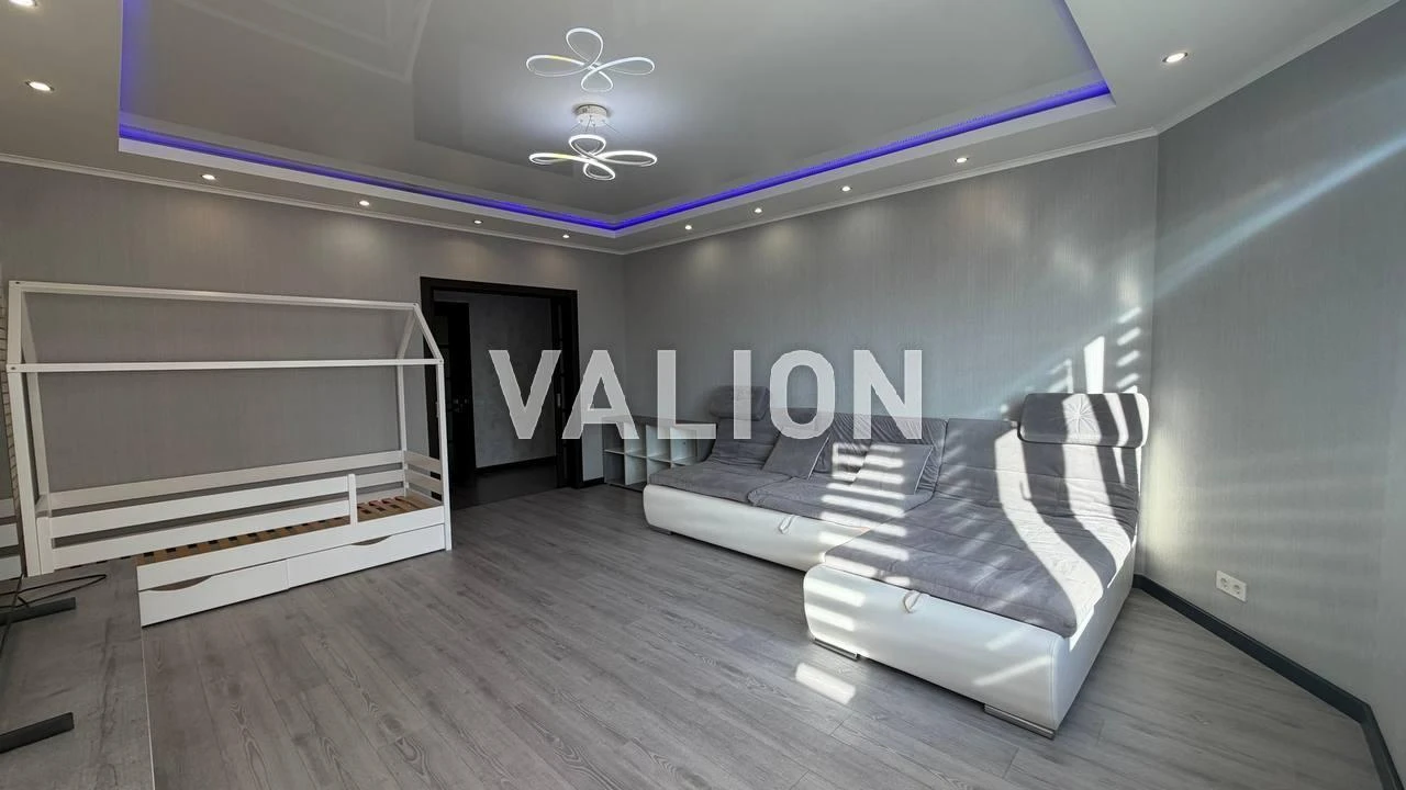 Sale of a bright 2-room apartment in a prestigious area in ЖК Червонозоряний проспект Валерія Лобановського 6-а, Солом’янський район.