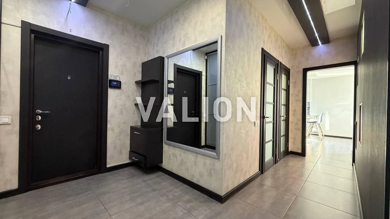 Sale of a bright 2-room apartment in a prestigious area in ЖК Червонозоряний проспект Валерія Лобановського 6-а, Солом’янський район.