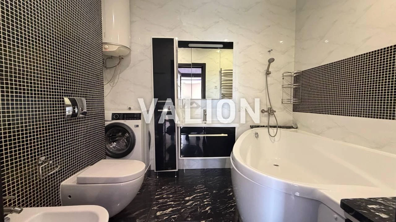Sale of a bright 2-room apartment in a prestigious area in ЖК Червонозоряний проспект Валерія Лобановського 6-а, Солом’янський район.