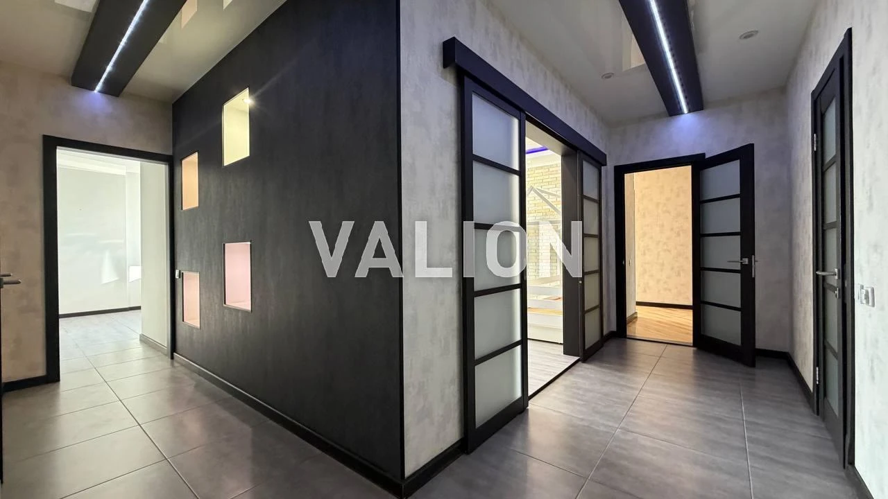 Sale of a bright 2-room apartment in a prestigious area in ЖК Червонозоряний проспект Валерія Лобановського 6-а, Солом’янський район.