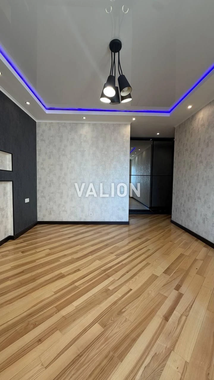 Sale of a bright 2-room apartment in a prestigious area in ЖК Червонозоряний проспект Валерія Лобановського 6-а, Солом’янський район.
