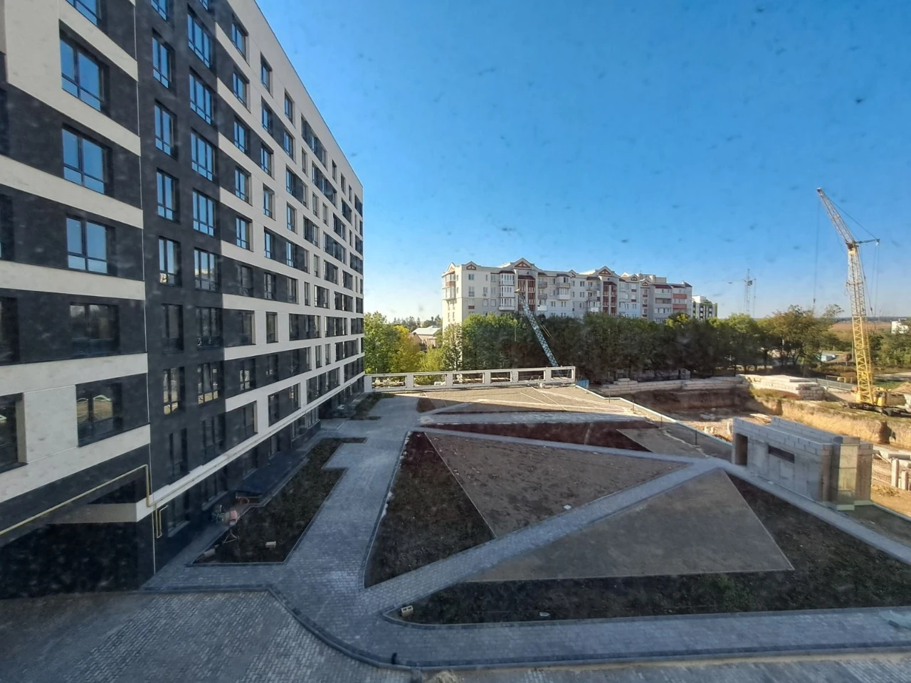 Продаж 2к квартири 61 кв. м на вул. Микулинецька (біля Клено