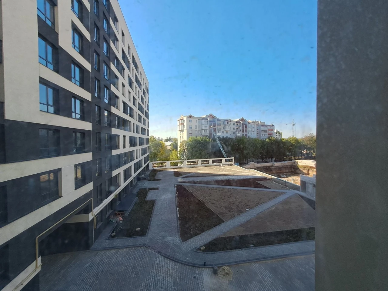 Продаж 2к квартири 61 кв. м на вул. Микулинецька (біля Клено