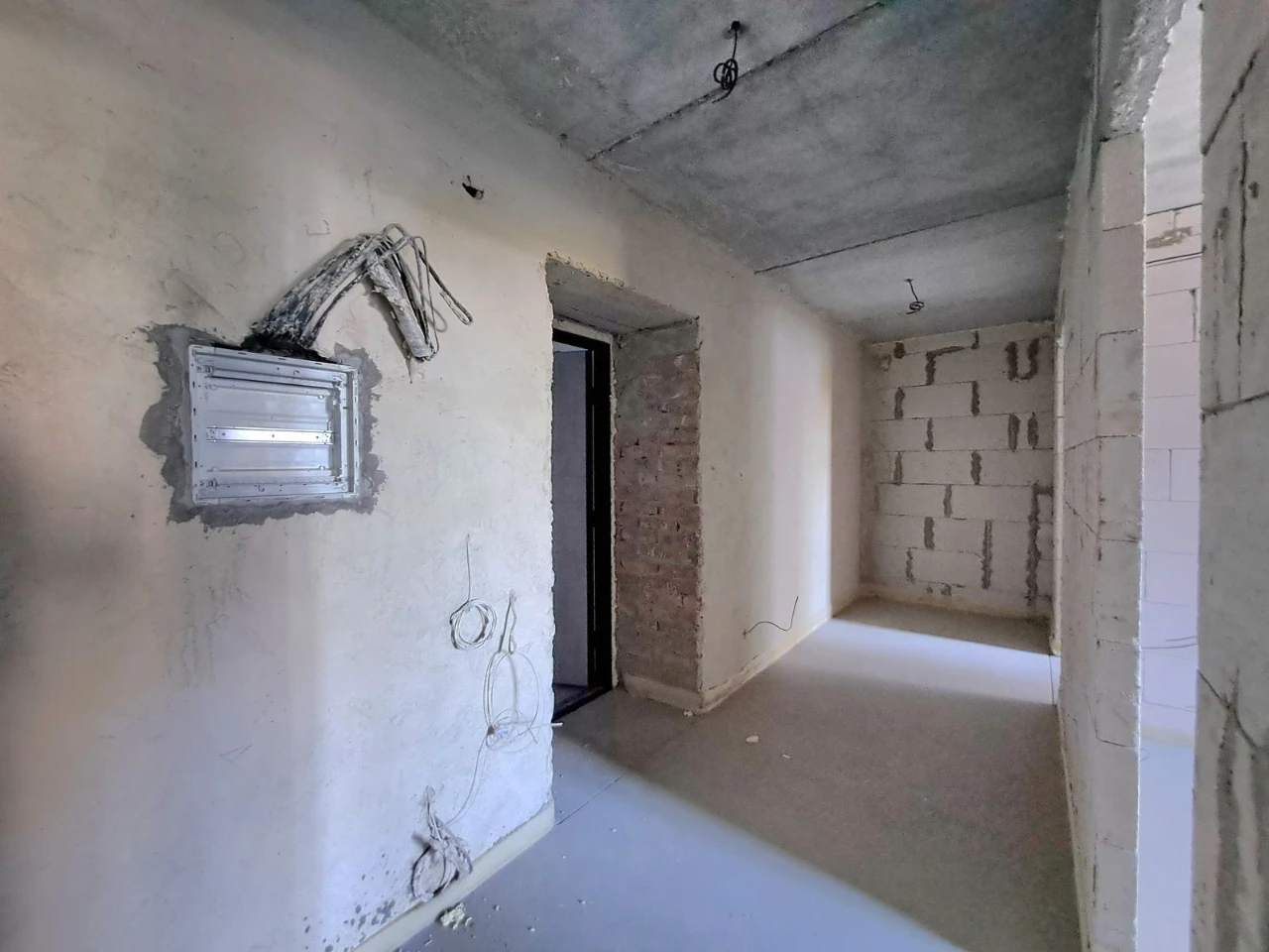 Продаж 2к квартири 61 кв. м на вул. Микулинецька (біля Клено