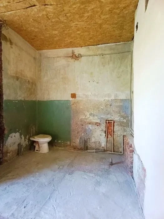 Center‼️ Selling a 2-room apartment on Danilevskogo Street 8 for renovation | m