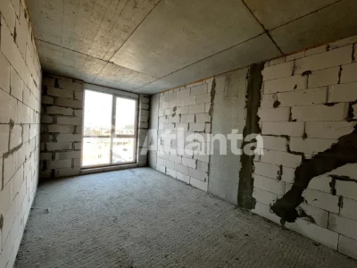 Продаж 4-кімнатної квартири по вул. Волинській.