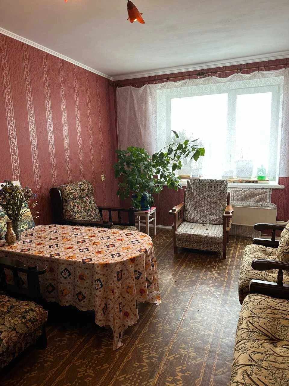 Продам від власника 4-кімн квартиру в Чернігові (91кв. м.)