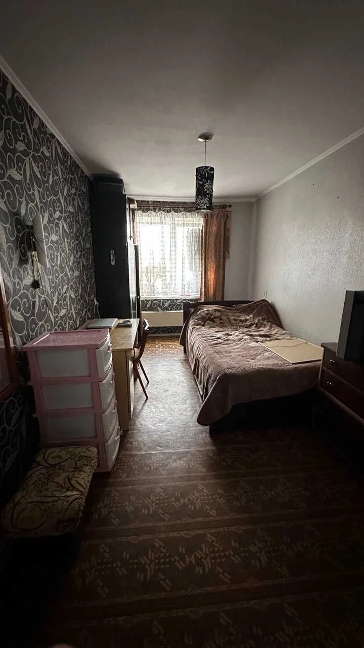 Продам від власника 4-кімн квартиру в Чернігові (91кв. м.)