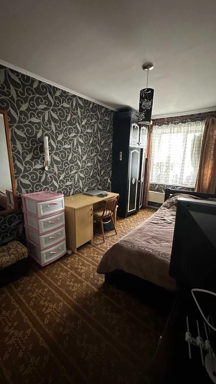 Продам від власника 4-кімн квартиру в Чернігові (91кв. м.)