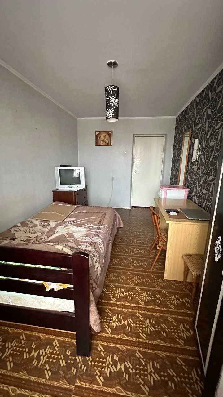 Продам від власника 4-кімн квартиру в Чернігові (91кв. м.)