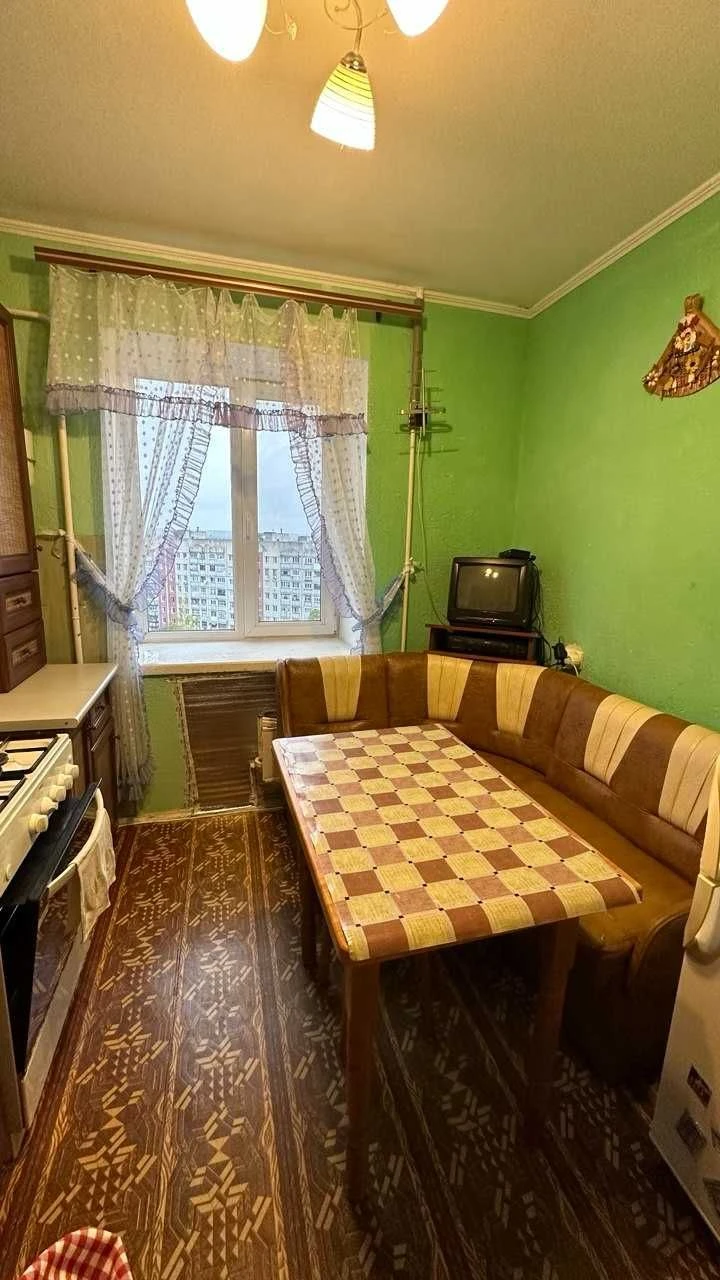 Продам від власника 4-кімн квартиру в Чернігові (91кв. м.)