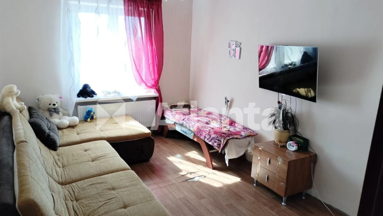 With Ownership Rights in Residential Complex "Evrika" - Registration "Ye-vidnennya" "Ye-oselya" Resolutions