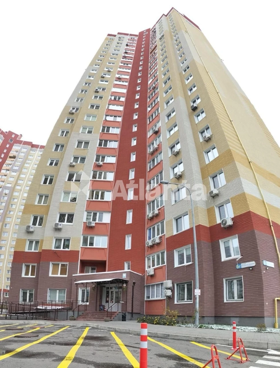 With Ownership Rights in Residential Complex "Evrika" - Registration "Ye-vidnennya" "Ye-oselya" Resolutions